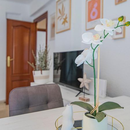גרנדה Delfin Retreat Con Terraza Junto A Parada De Metro מראה חיצוני תמונה