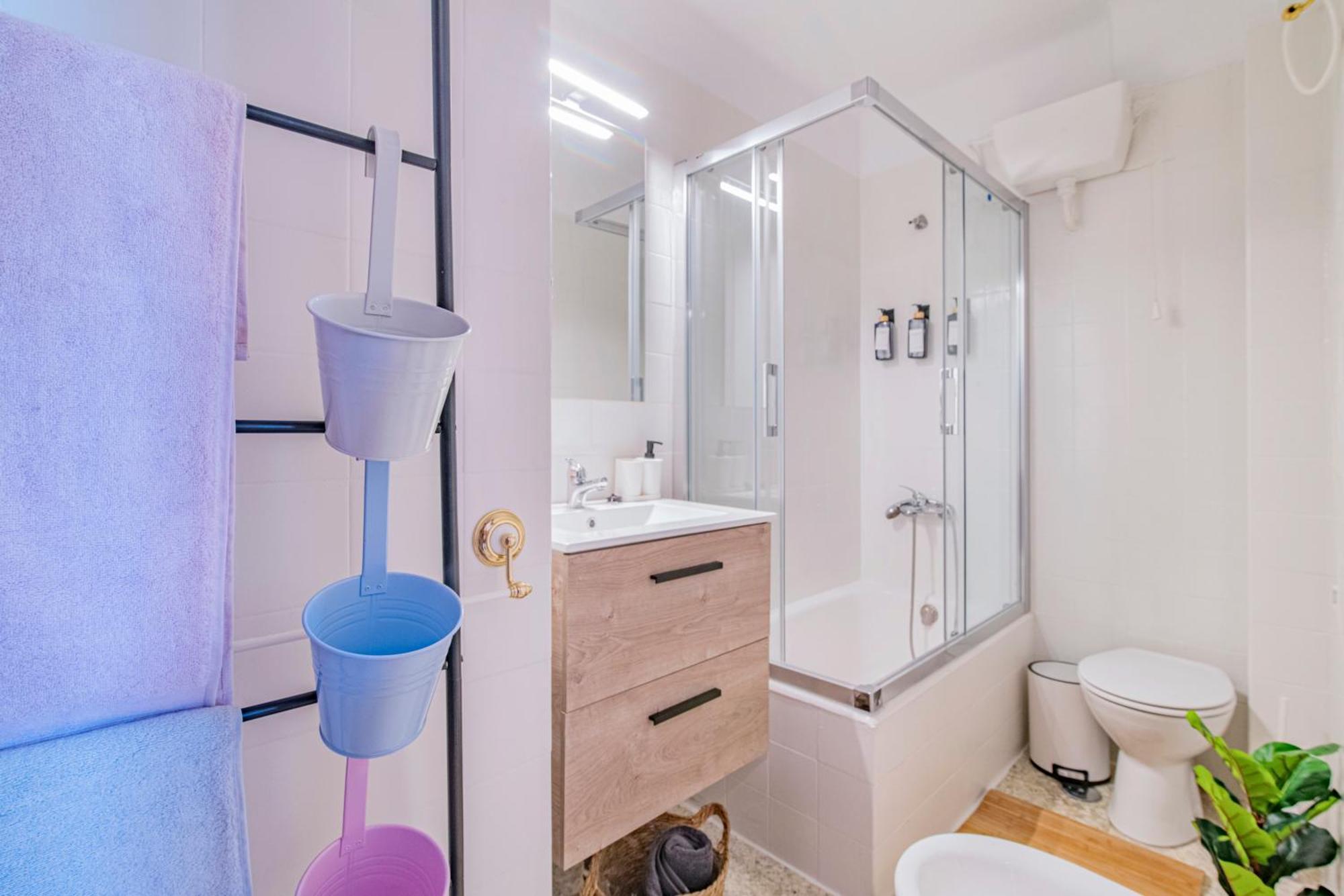 גרנדה Delfin Retreat Con Terraza Junto A Parada De Metro מראה חיצוני תמונה