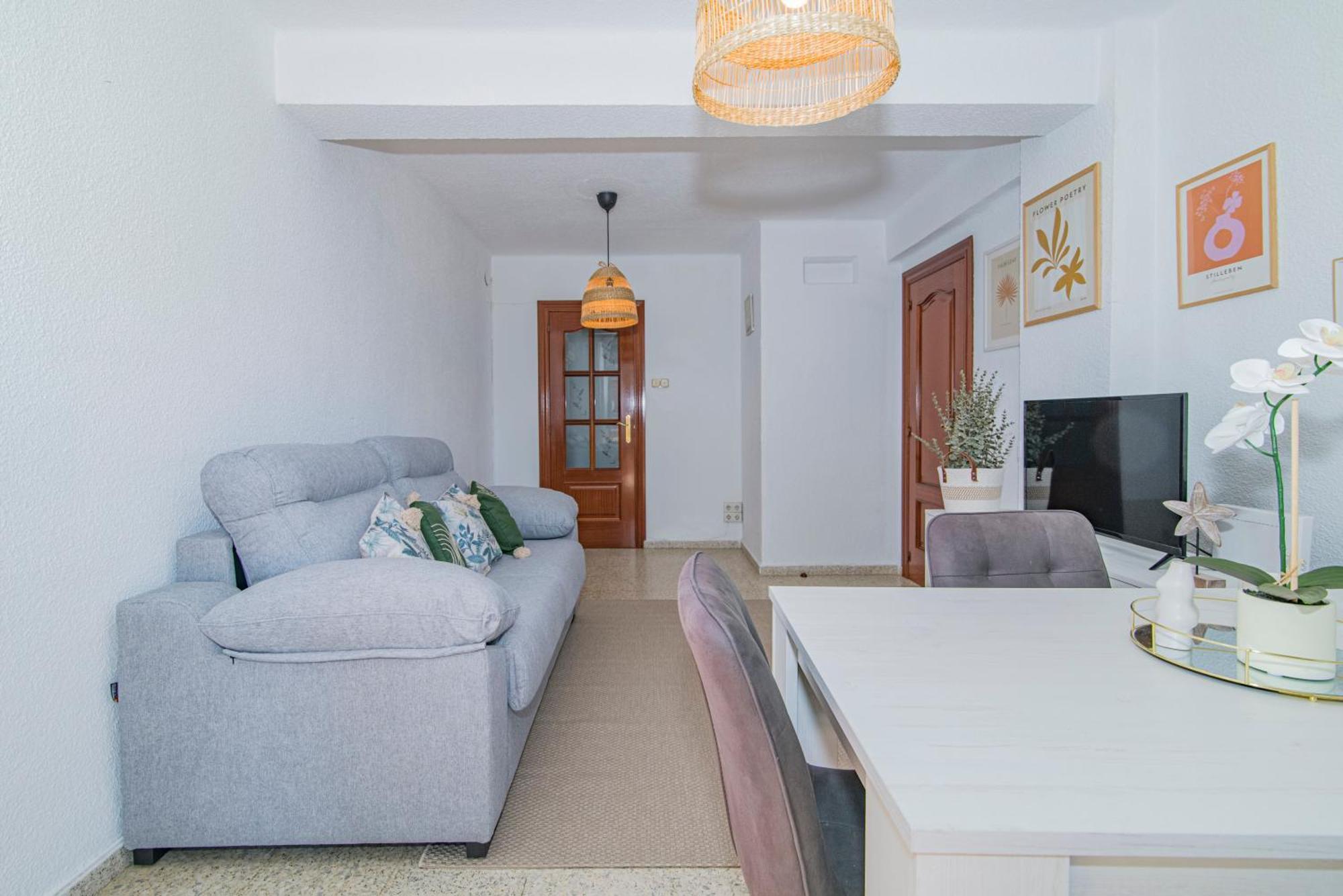 גרנדה Delfin Retreat Con Terraza Junto A Parada De Metro מראה חיצוני תמונה