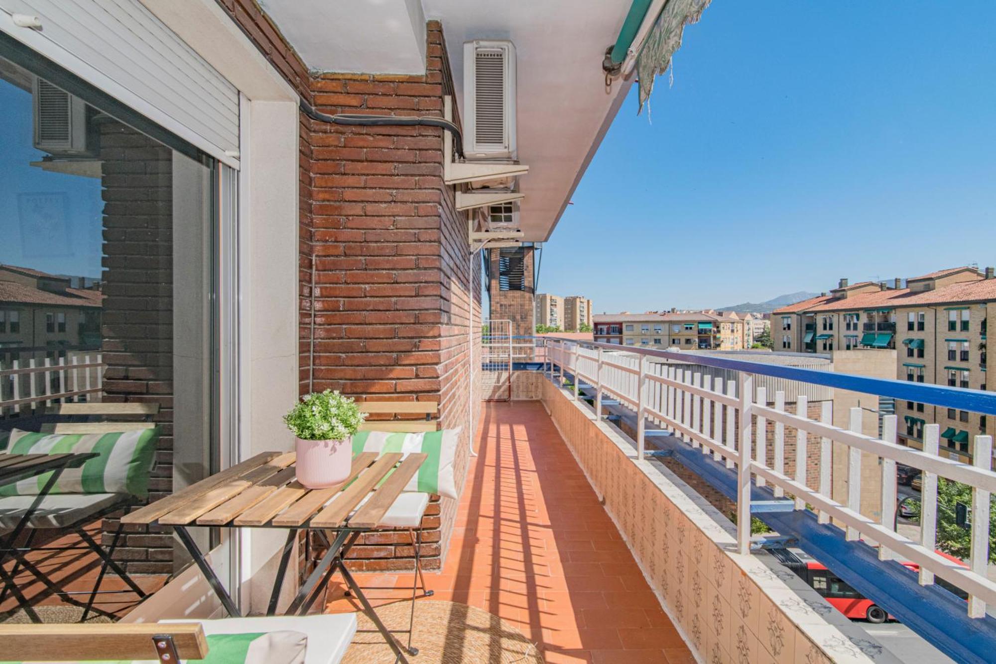 גרנדה Delfin Retreat Con Terraza Junto A Parada De Metro מראה חיצוני תמונה
