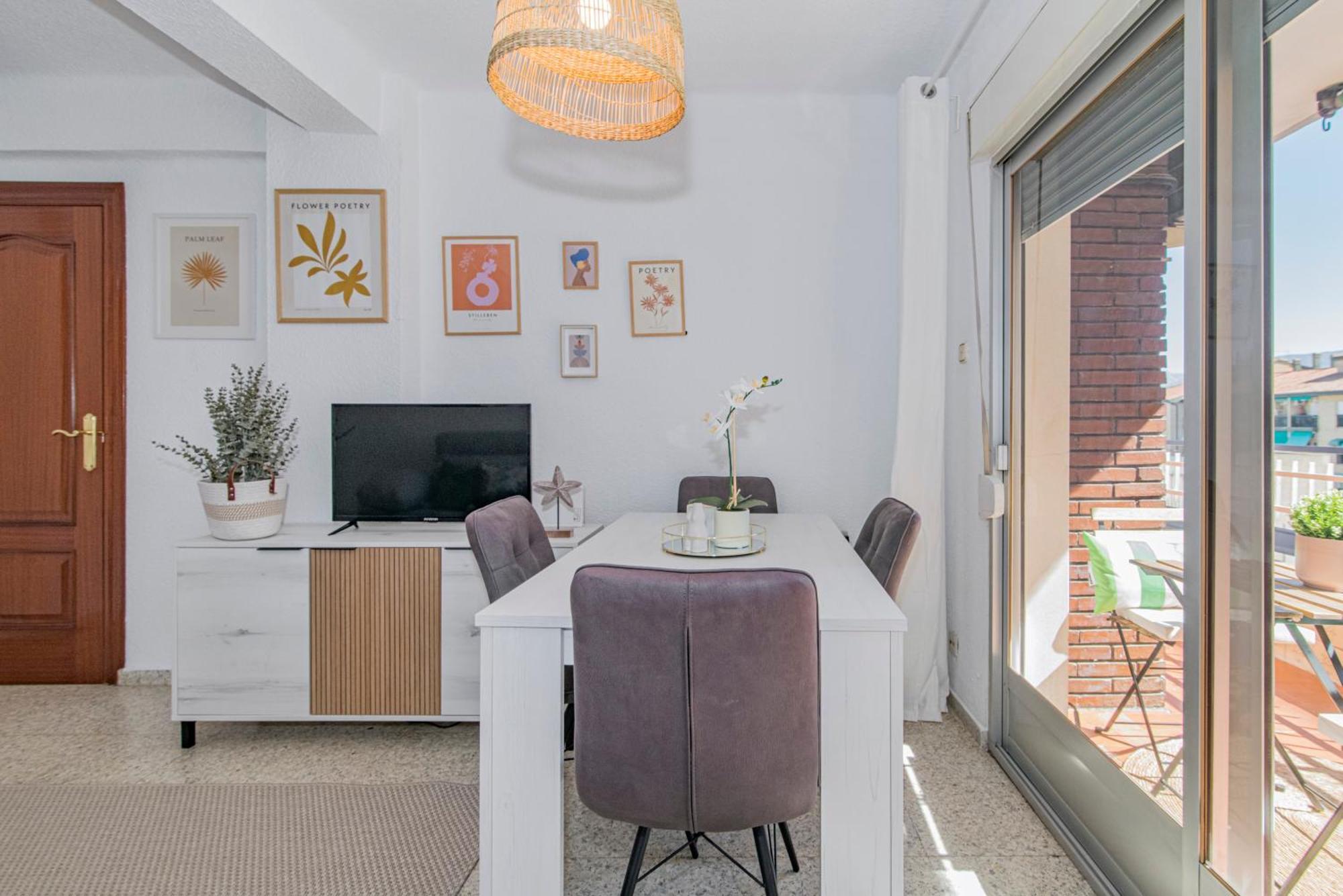 גרנדה Delfin Retreat Con Terraza Junto A Parada De Metro מראה חיצוני תמונה