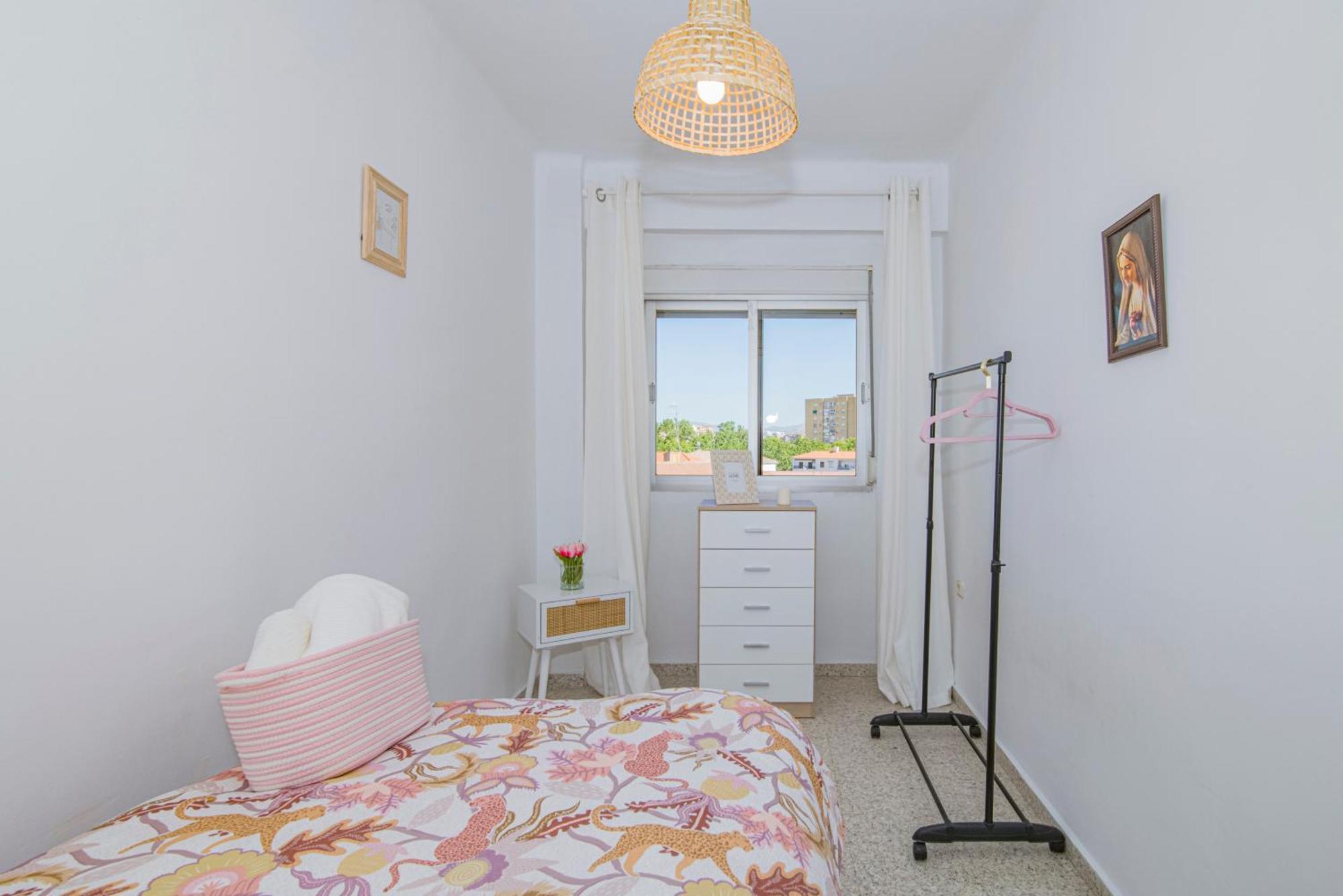 גרנדה Delfin Retreat Con Terraza Junto A Parada De Metro מראה חיצוני תמונה