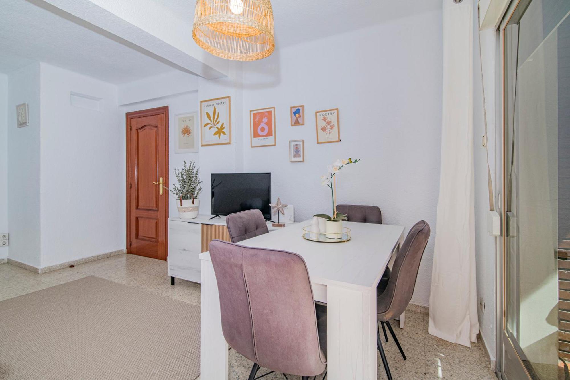 גרנדה Delfin Retreat Con Terraza Junto A Parada De Metro מראה חיצוני תמונה