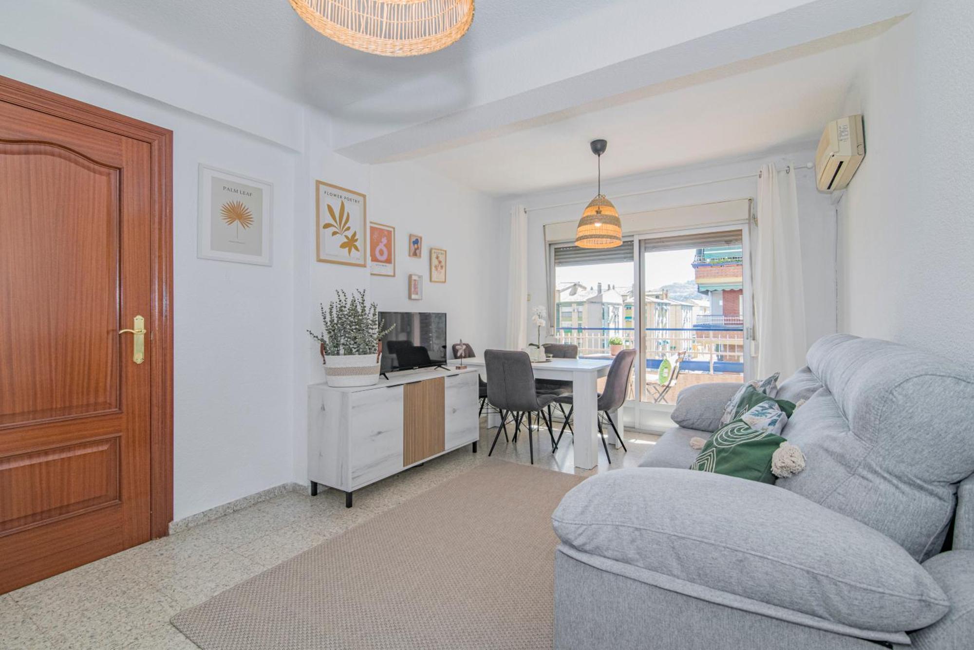 גרנדה Delfin Retreat Con Terraza Junto A Parada De Metro מראה חיצוני תמונה