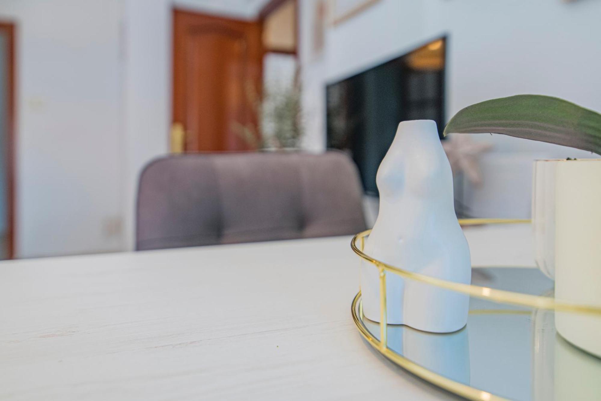 גרנדה Delfin Retreat Con Terraza Junto A Parada De Metro מראה חיצוני תמונה