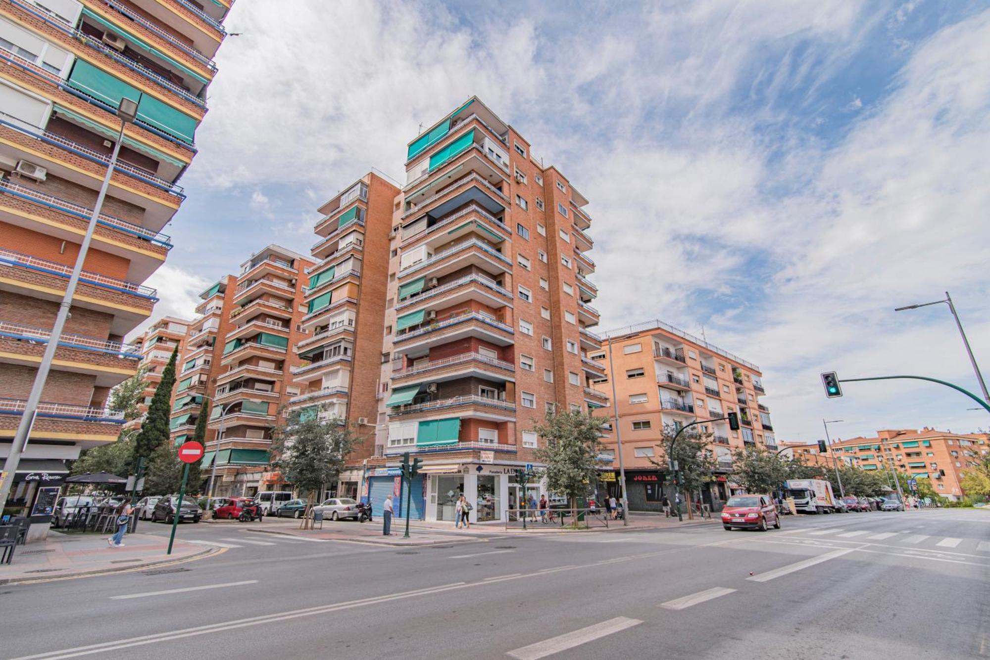 גרנדה Delfin Retreat Con Terraza Junto A Parada De Metro מראה חיצוני תמונה