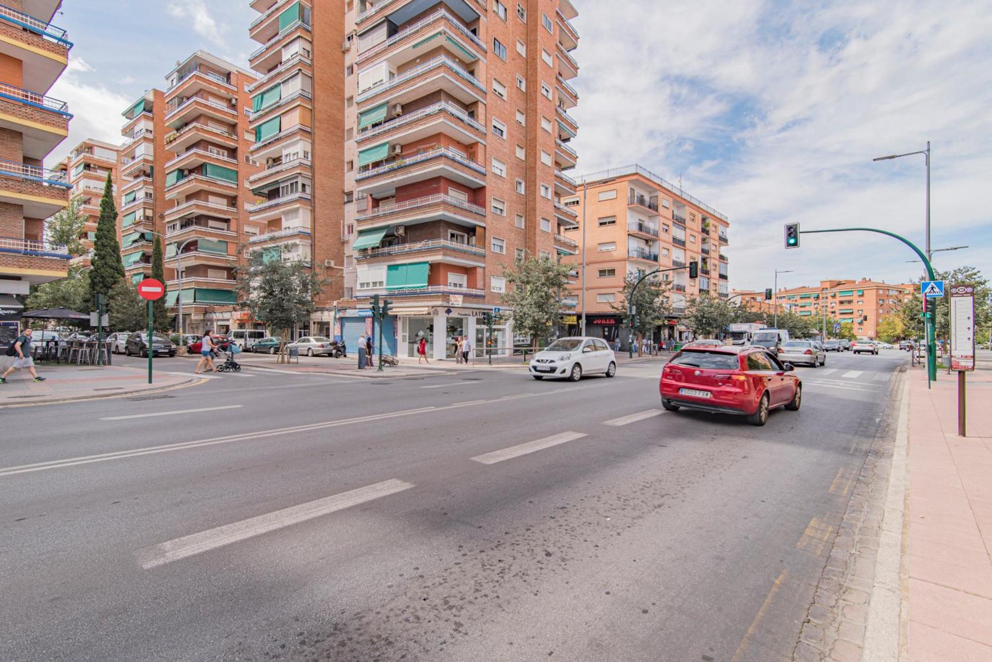 גרנדה Delfin Retreat Con Terraza Junto A Parada De Metro מראה חיצוני תמונה