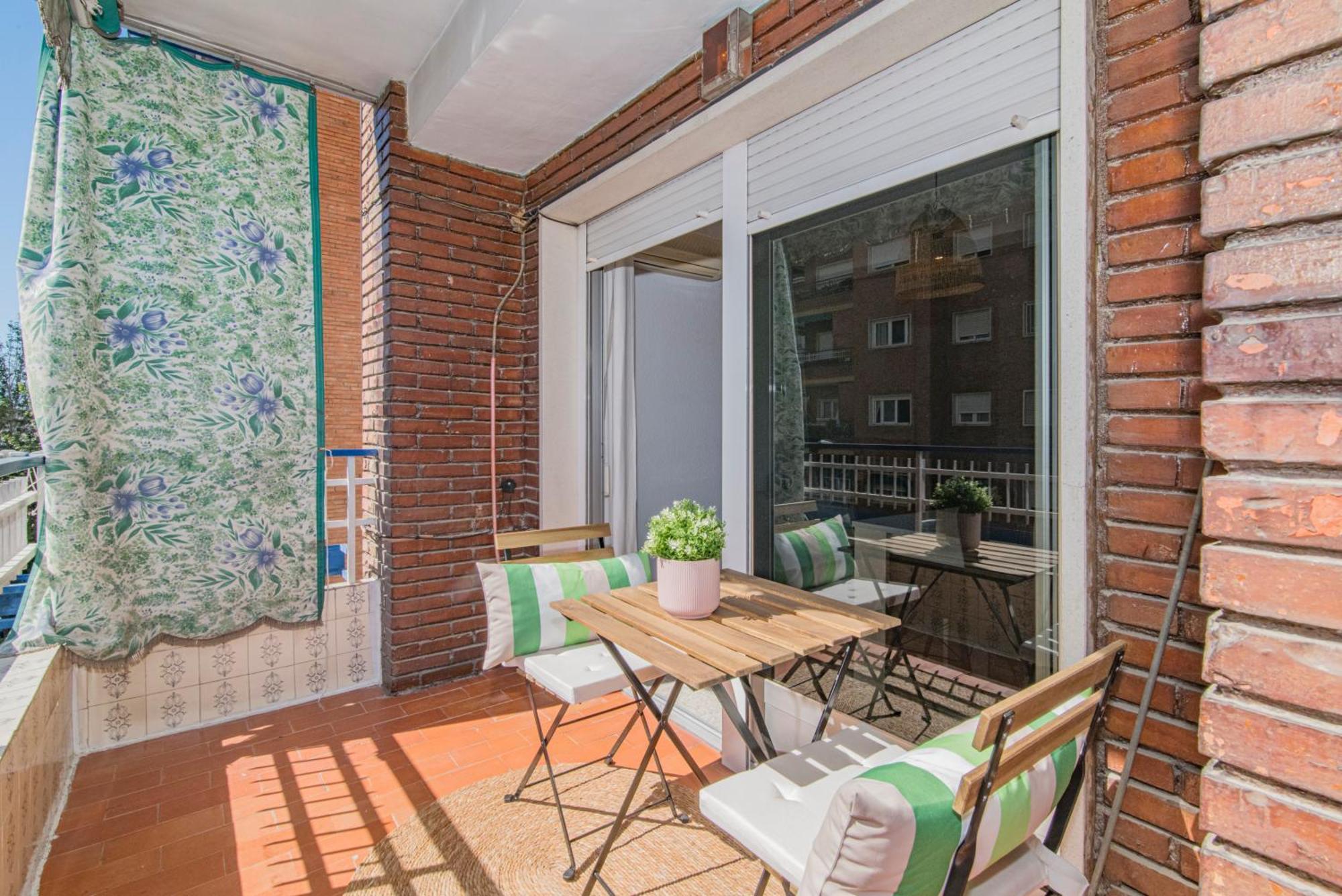 גרנדה Delfin Retreat Con Terraza Junto A Parada De Metro מראה חיצוני תמונה